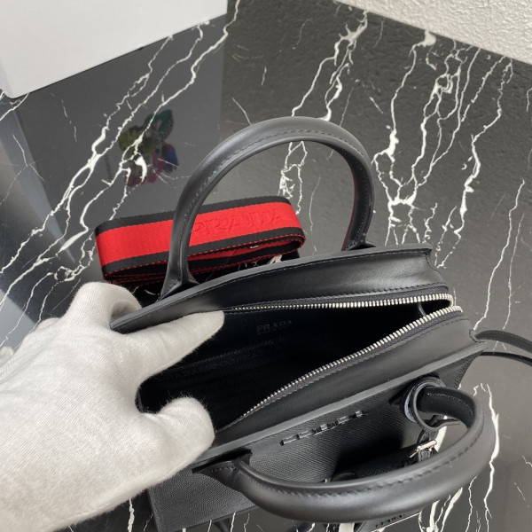 pra*a saffiano leather pra*a monoCh*0me bag
