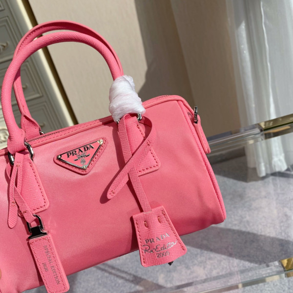 Pra*a re-edition 2005 nylon bag