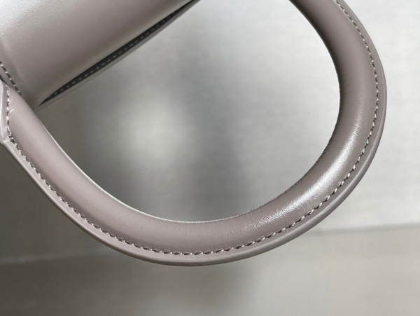 Ba*len*cia*ga hourglass