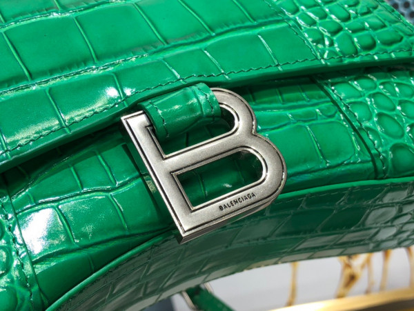 Ba*len*cia*ga hourglass