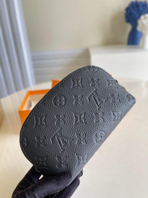 l0*is V*t0n cosmetic pouch pm-19*12*6cm