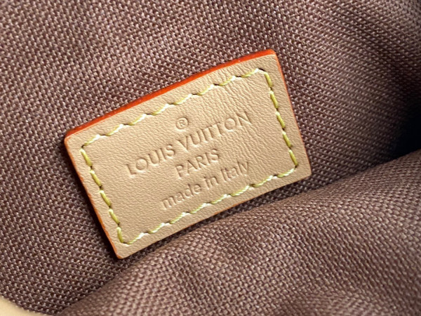 l0*is V*t0n fold me pouch