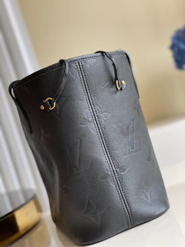 l0*is V*t0n neverfull mm