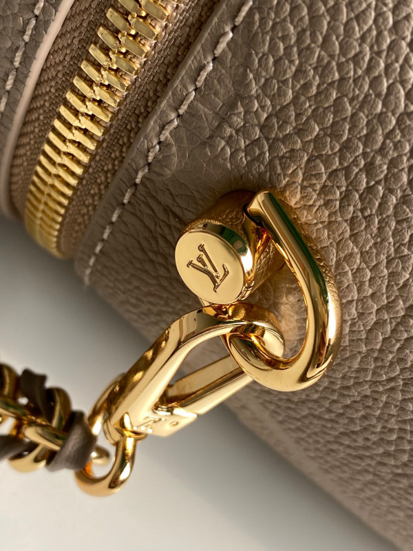 l0*is V*t0n vanity pm