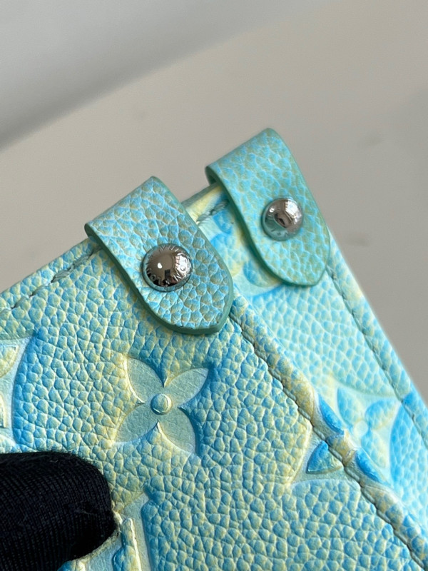 l0*is V*t0n onthego pm