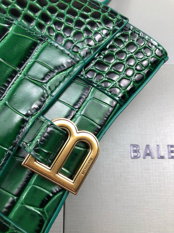 Ba*len*cia*ga hourglass