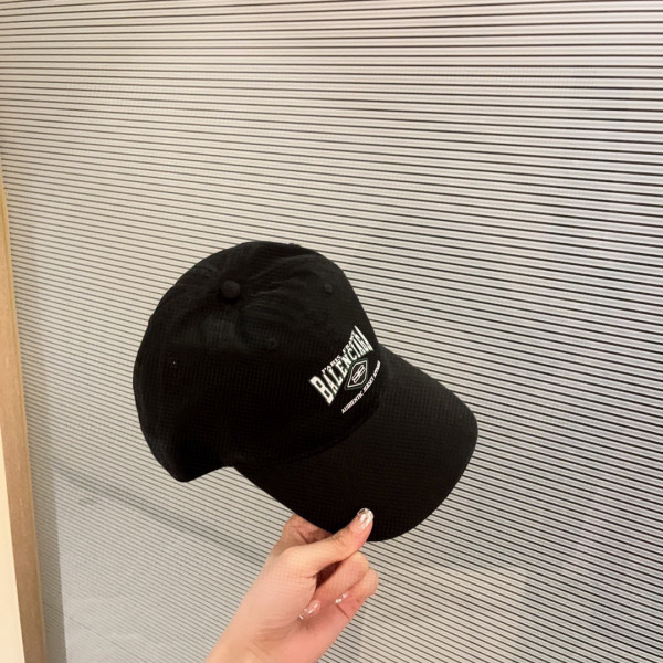 Ba*len*cia*ga logo cap