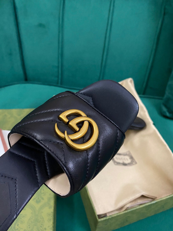 G*u*i double g slide sandal