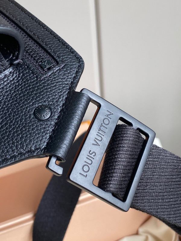 l0*is V*t0n slingbag