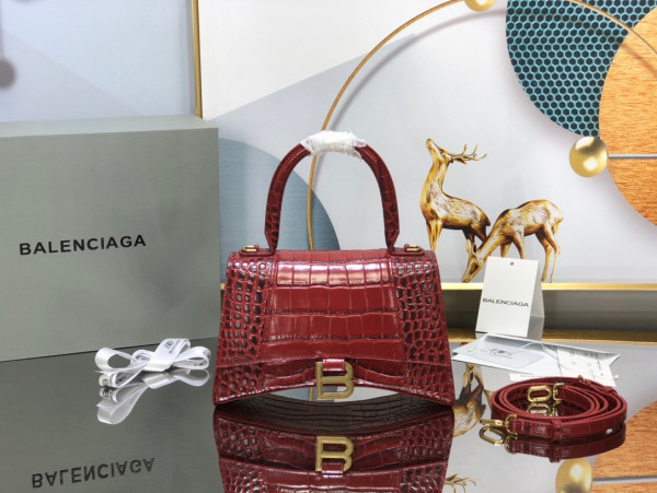 Ba*len*cia*ga hourglass