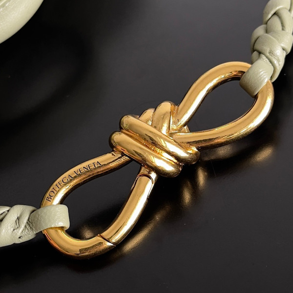 bo*te*ga Ve*ne*ta medium andiamo