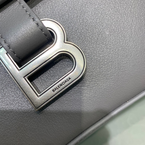 Ba*len*cia*ga downtown medium shoulder bag