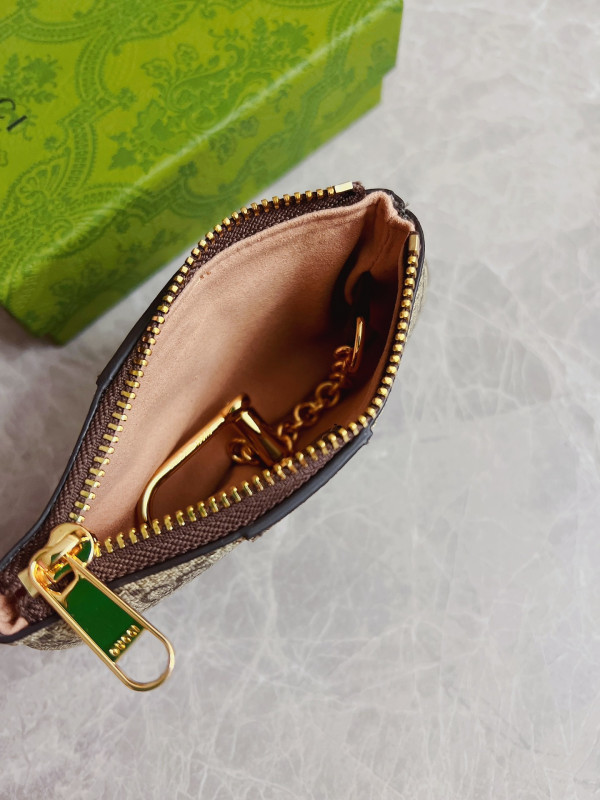 G*u*i gg marmont matelassé key case