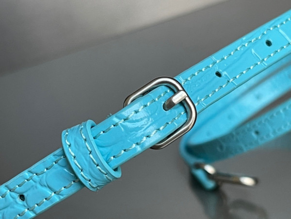 Ba*len*cia*ga hourglass