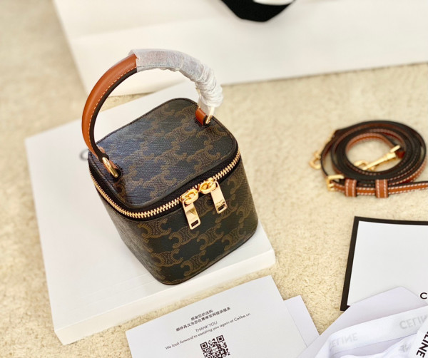 CELIN* MINI VANITY CASE IN TRIOMPHE