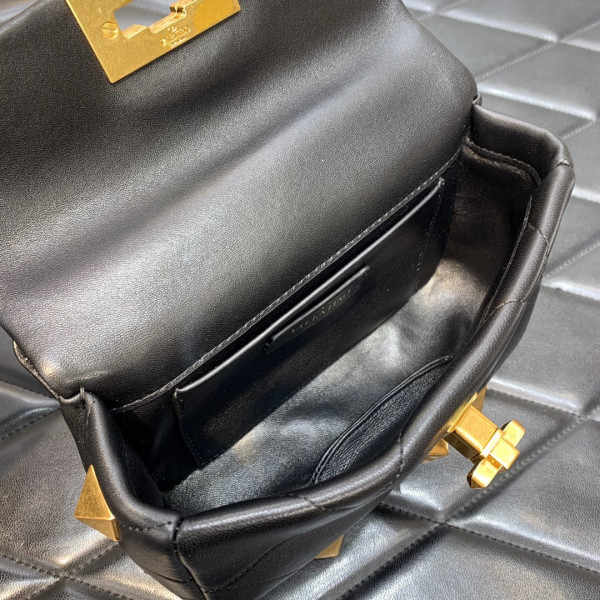 VALENTINO ONLINE EXCLUSIVE SMALL ROMAN STUD THE SHOULDER BAG WITH CHAIN