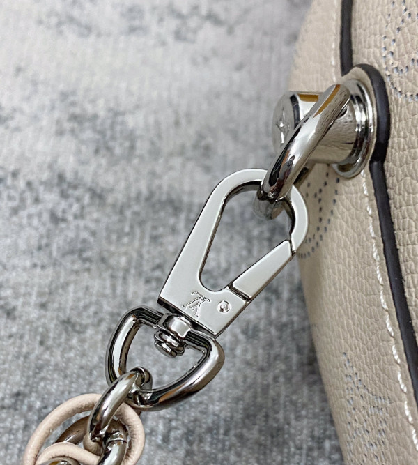 l0*is V*t0n why knot pm