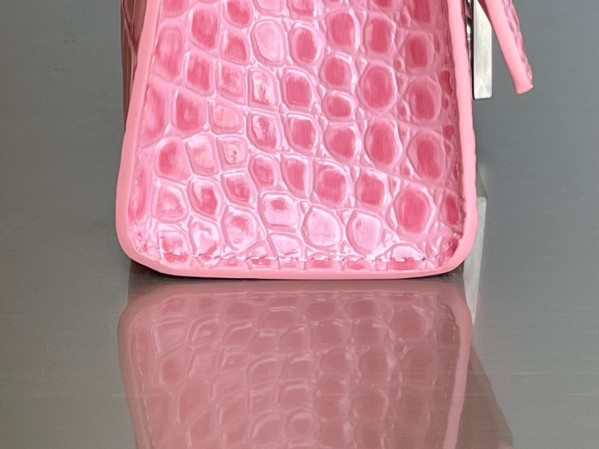 Ba*len*cia*ga hourglass