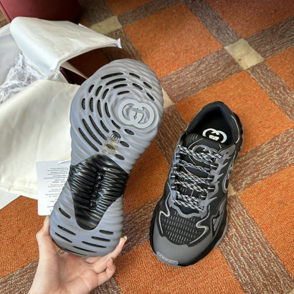 G*u*i men&women sneakers