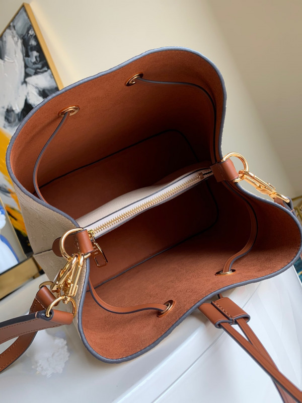 l0*is V*t0n neonoe mm