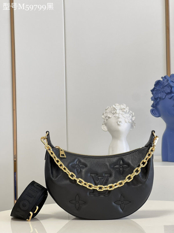 l0*is V*t0n over the moon