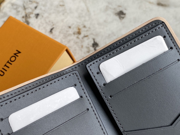 l0*is V*t0n slender pocket organizer