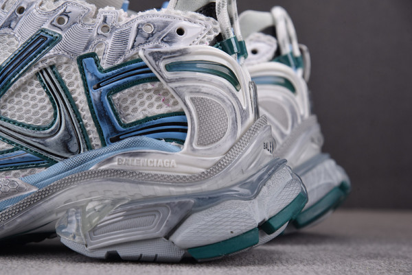 Ba*len*cia*ga runner