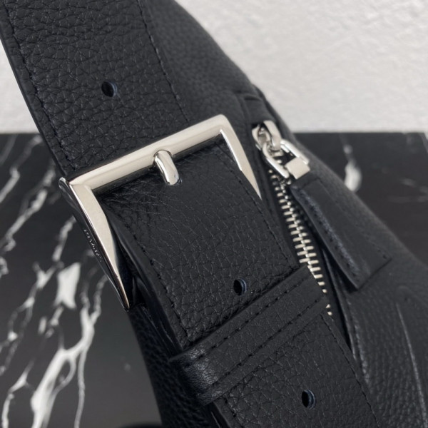 Pra*a cross leather bag