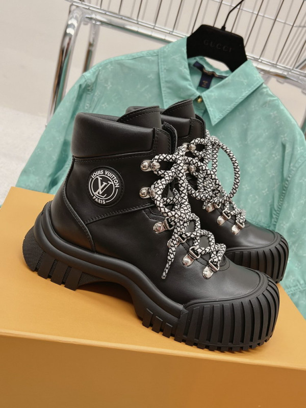 l0*is V*t0n ruby flat ranger