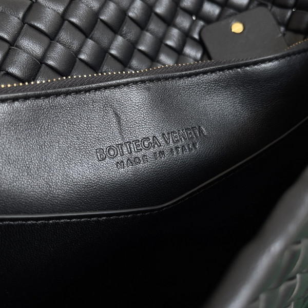 bo*te*ga Ve*ne*ta patti top handle bag