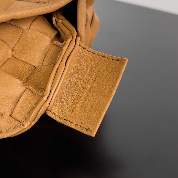 bo*te*ga Ve*ne*ta mini sardine top handle bag