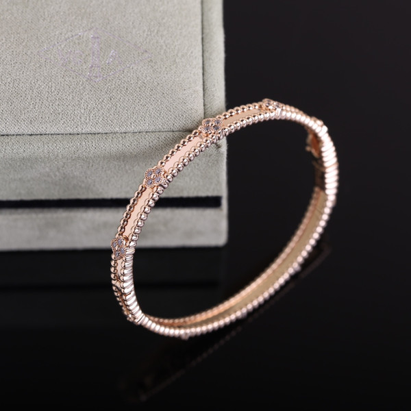 V*N CL*F & arpels  perlée bracelet