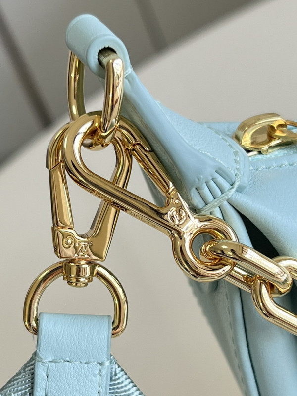 l0*is V*t0n over the moon