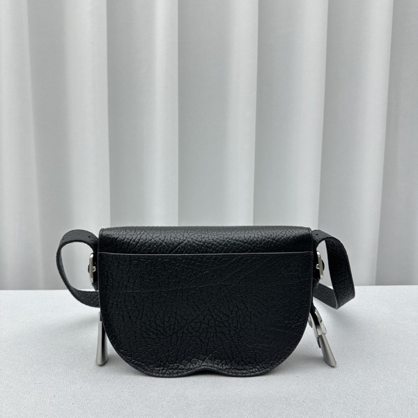 B**rry chess satchel