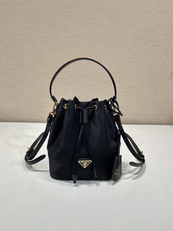 Pra*a bucket bag-15.5*19.5*10cm