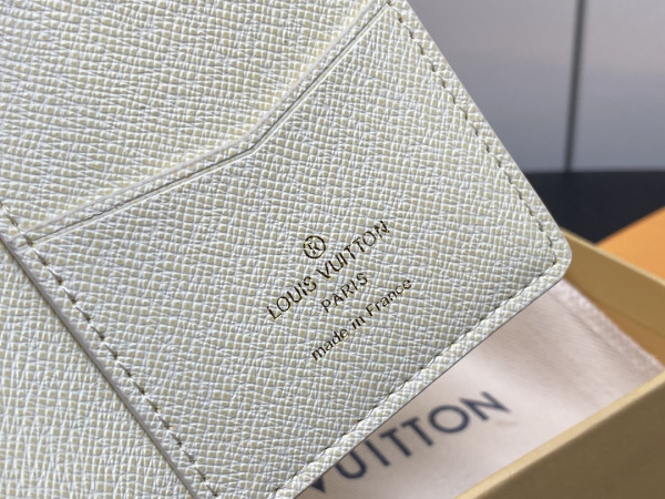 l0*is V*t0n pocket organizer-7.5*11.1*1 cm