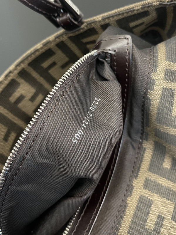 F**di vintage bag-29x22x3.5cm