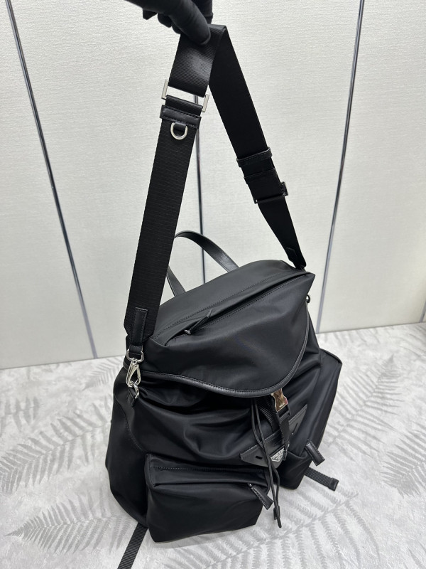 Pra*a backpack-42*38*18cm