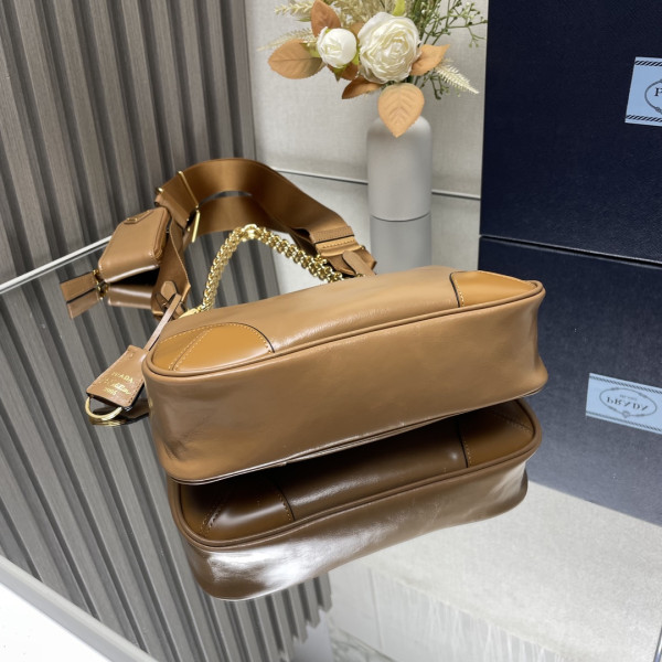 Pra*a re-edition 2005 saffiano bag-22*18*6.5cm