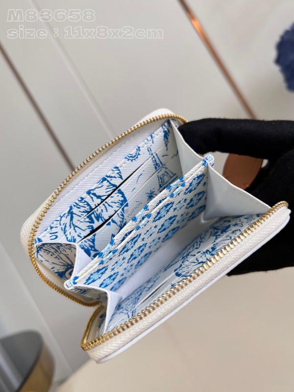 l0*is V*t0n slender wallet-11*8.5*2cm