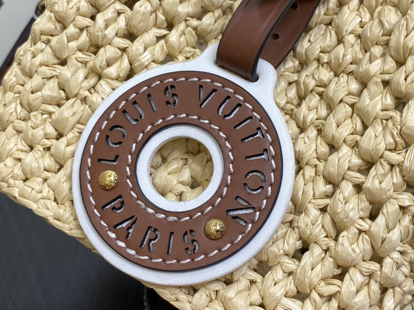 l0*is V*t0n noé -11.5*12*11.5cm