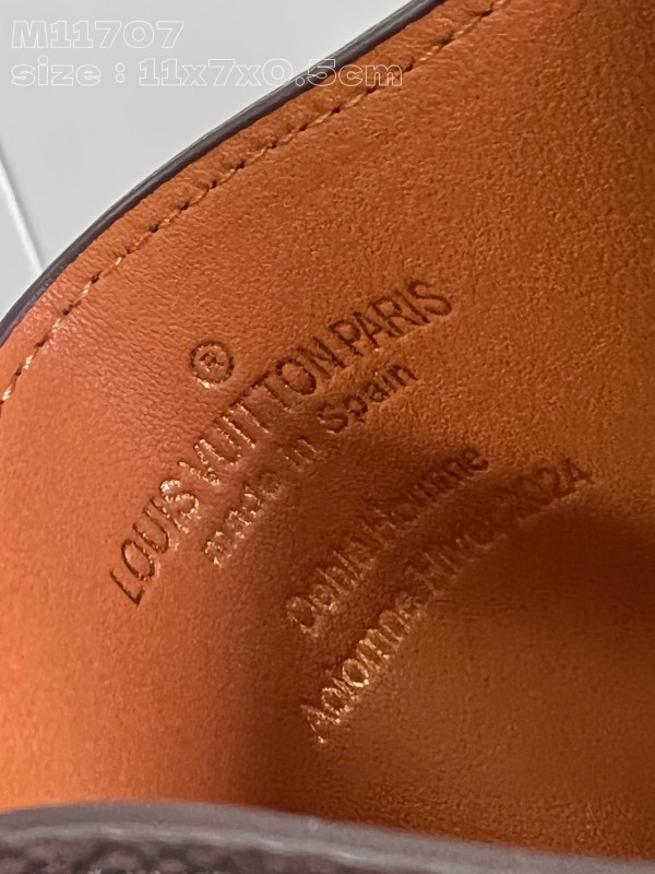 l0*is V*t0n card holder-11*7*0.5cm