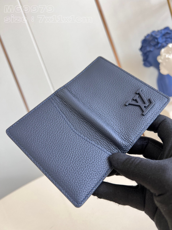 l0*is V*t0n pocket organizer-7.5*11.1*1 cm