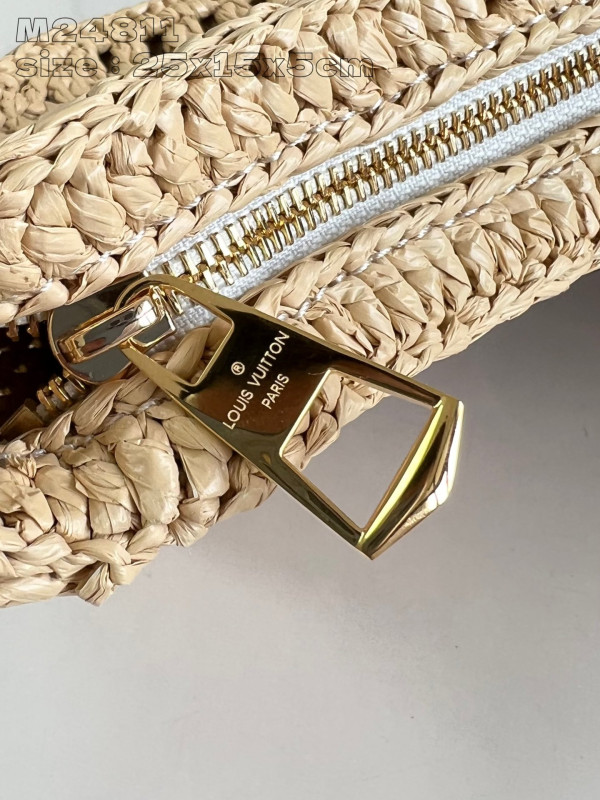 l0*is V*t0n croissant mm