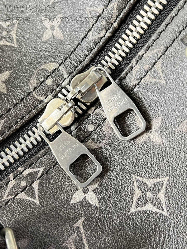 l0*is V*t0n keepall bandouliÈre 50