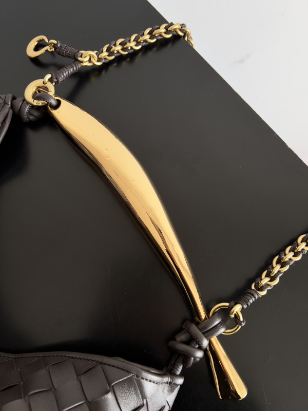 bo*te*ga Ve*ne*ta sardine with chain-33*20*4cm