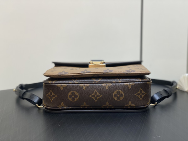 l0*is V*t0n pochette métis backpack