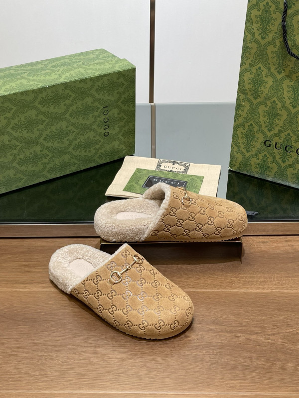 G*u*i horsebit slipper