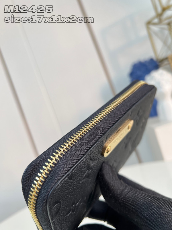 l0*is V*t0n margot wallet