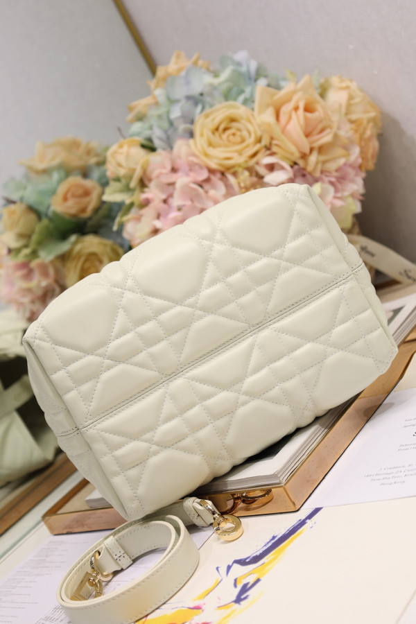 Medium Diro Toujours Vertical Tote Bag-23*24*16CM